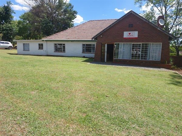 8 Bed House in Howick