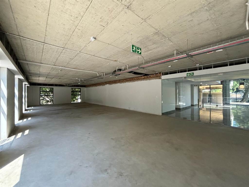 825  m² Commercial space in Rosebank photo number 15