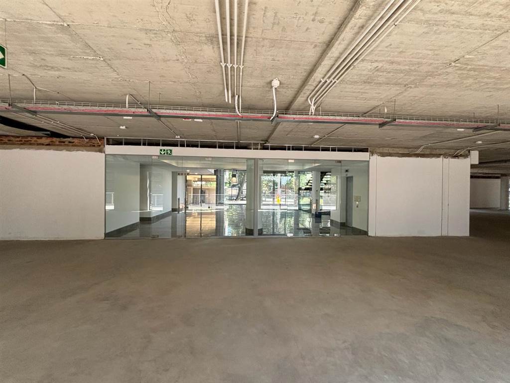 825  m² Commercial space in Rosebank photo number 9
