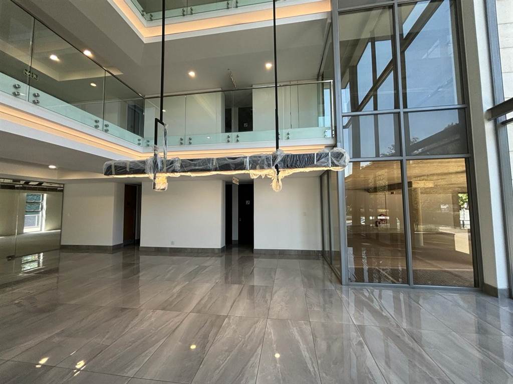 825  m² Commercial space in Rosebank photo number 5