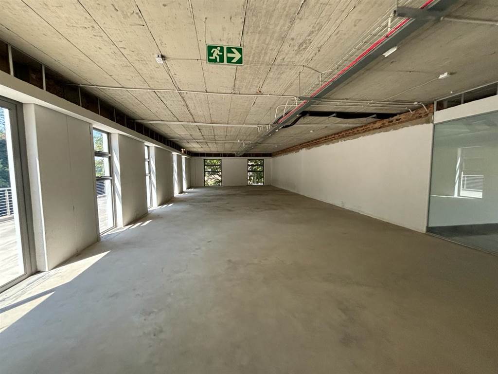 825  m² Commercial space in Rosebank photo number 19
