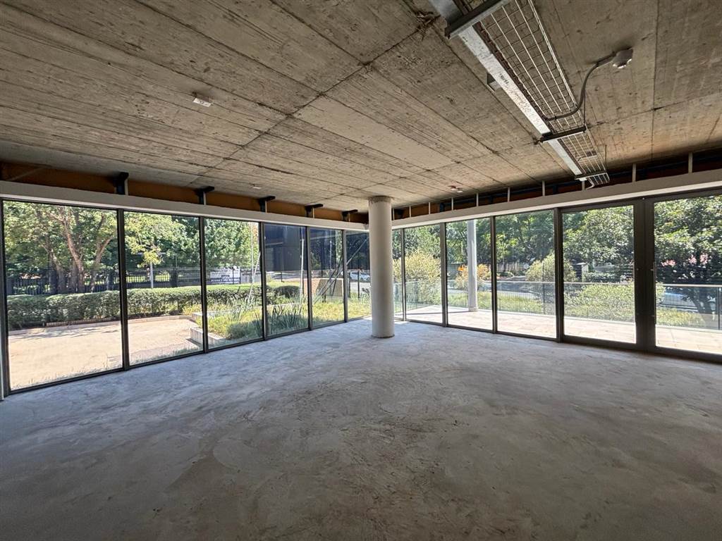825  m² Commercial space in Rosebank photo number 4