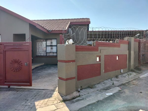 3 Bedroom House 3 Bedroom House