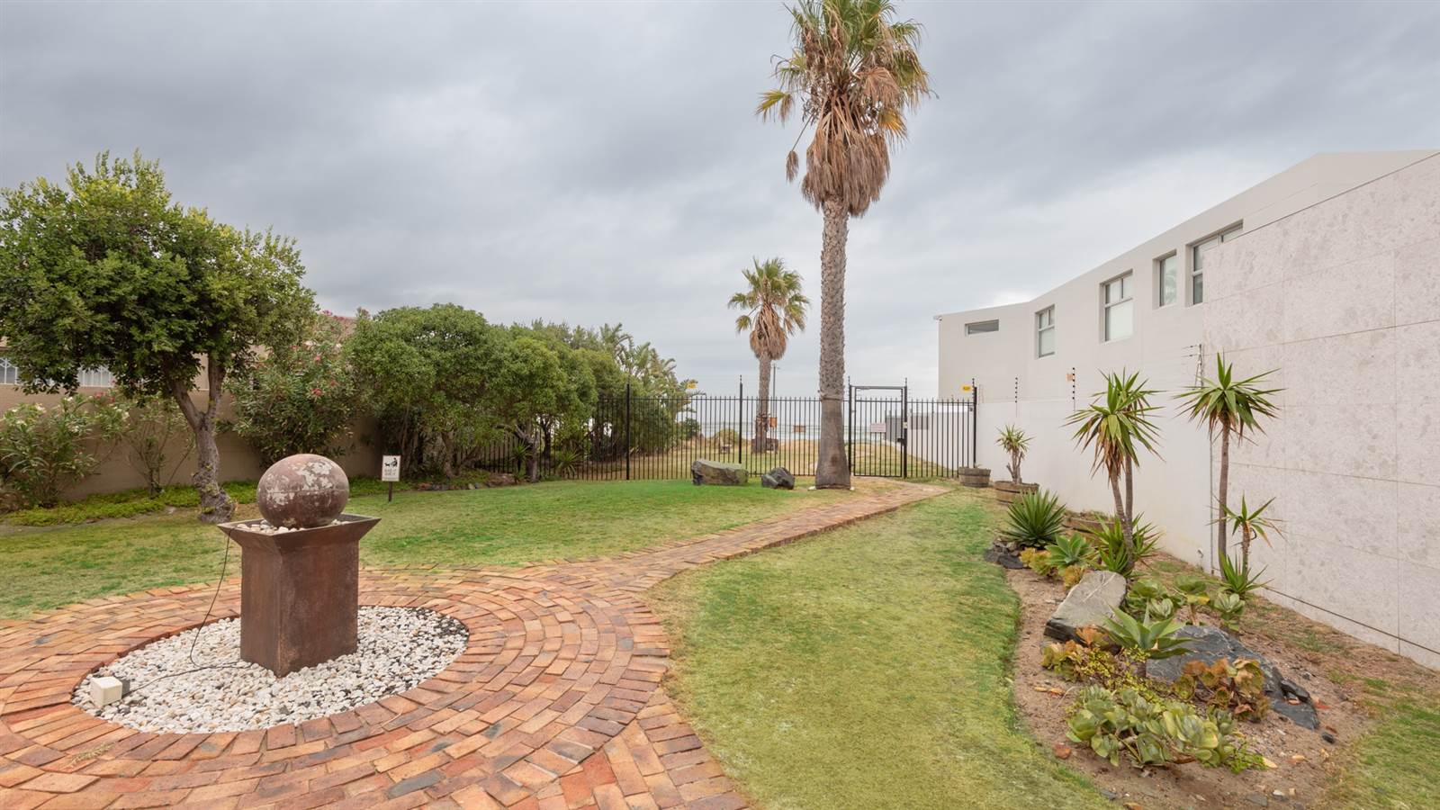 2 Bed Apartment in Gordons Bay Central photo number 30