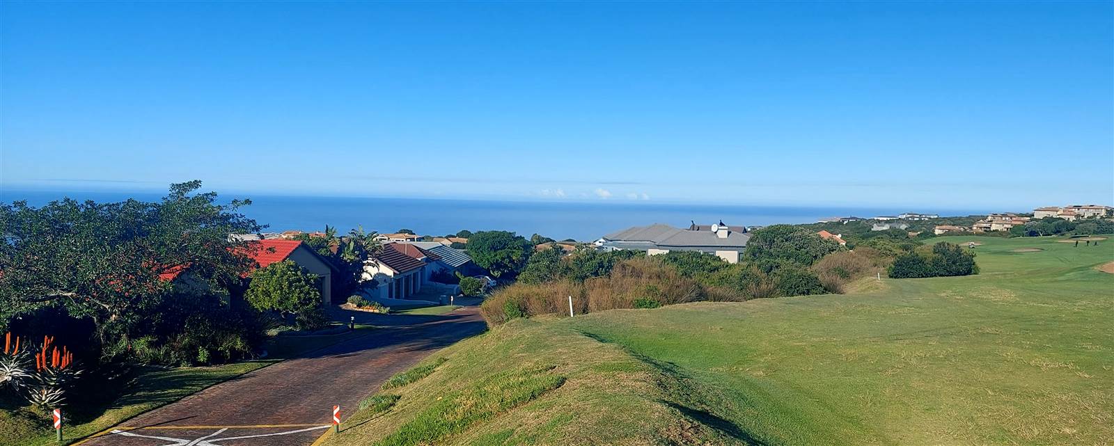716 m² Land available in Mossel Bay Golf Estate photo number 1