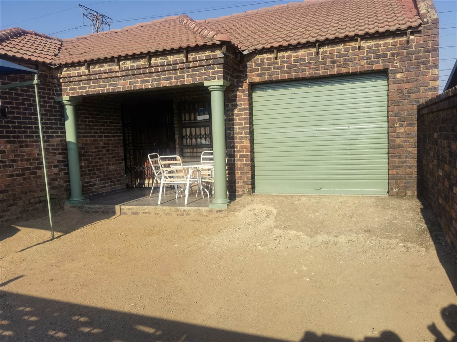 2 Bed House in Etwatwa photo number 1