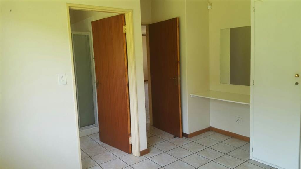 2 Bed Townhouse in Hazyview photo number 15
