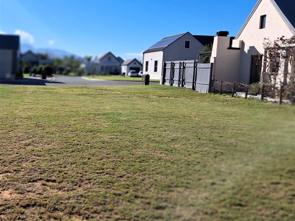 448 m² Land available in Robertson