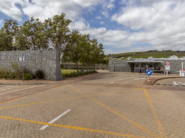493 m² Land 493 m² Land
