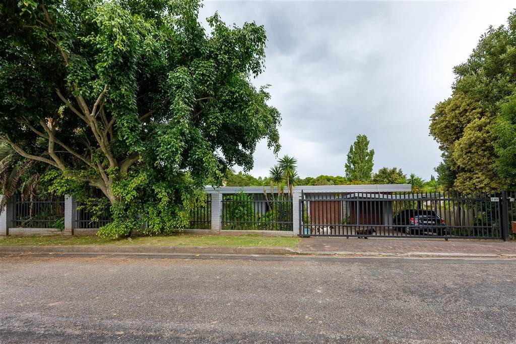 5 Bed House for sale in Bergsig T4450382 Private Property