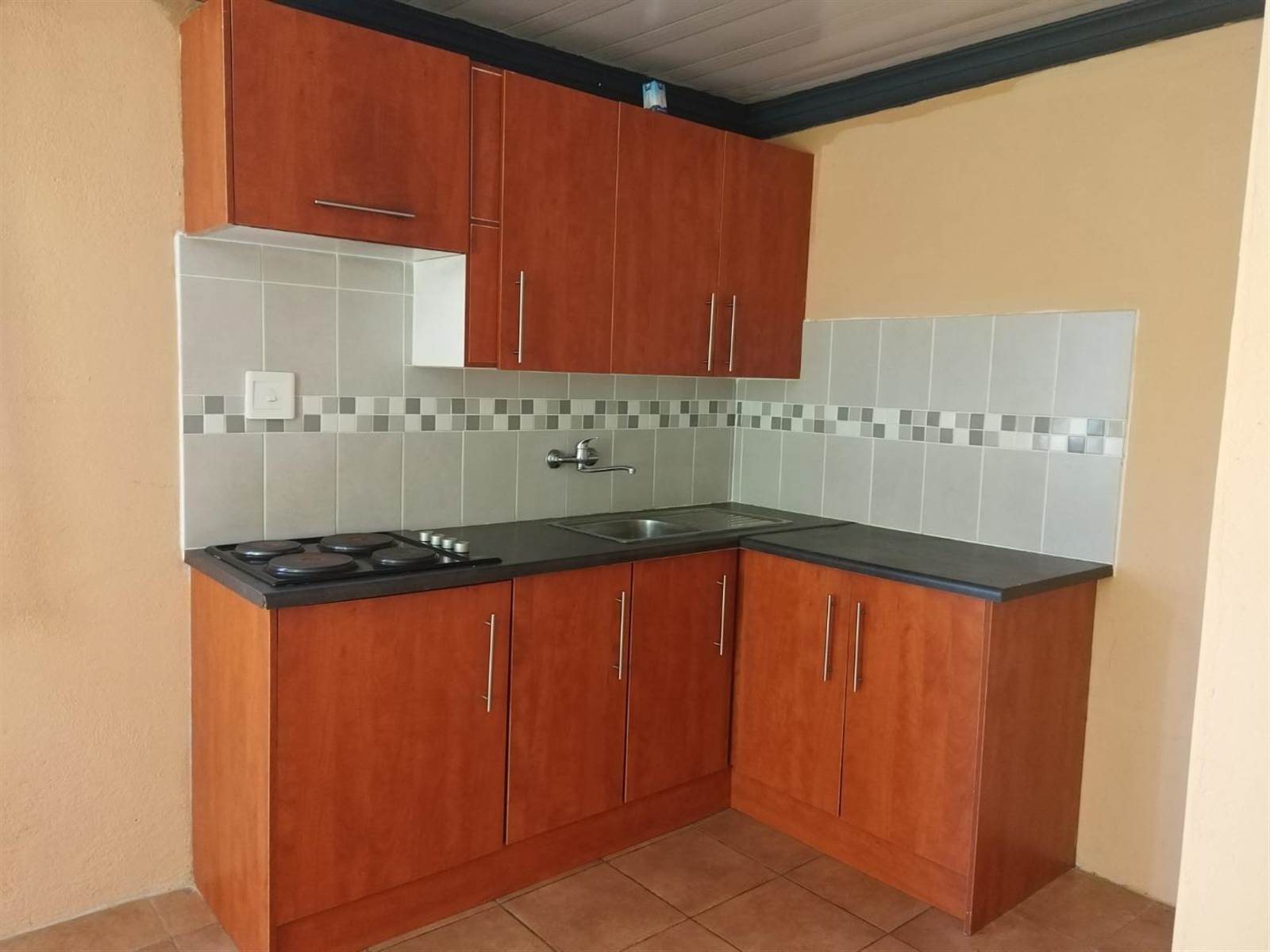 1 Bed Apartment in Mabopane photo number 11