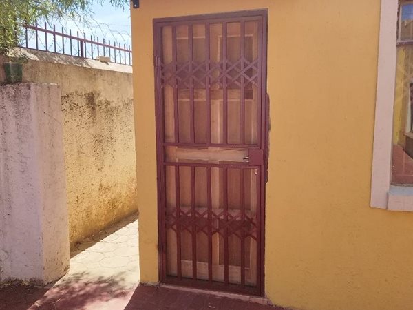1 Bed Apartment in Mabopane