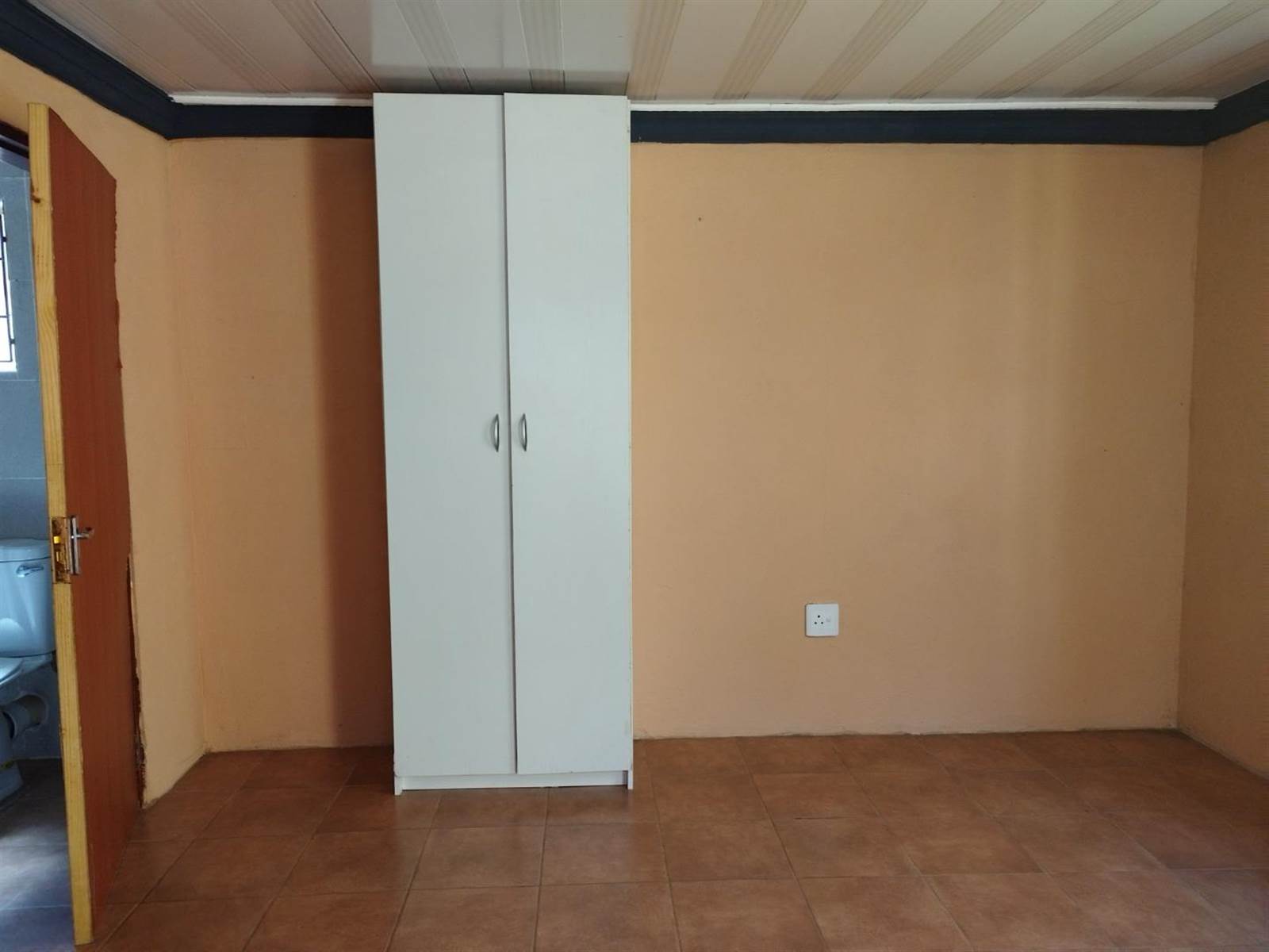 1 Bed Apartment in Mabopane photo number 6