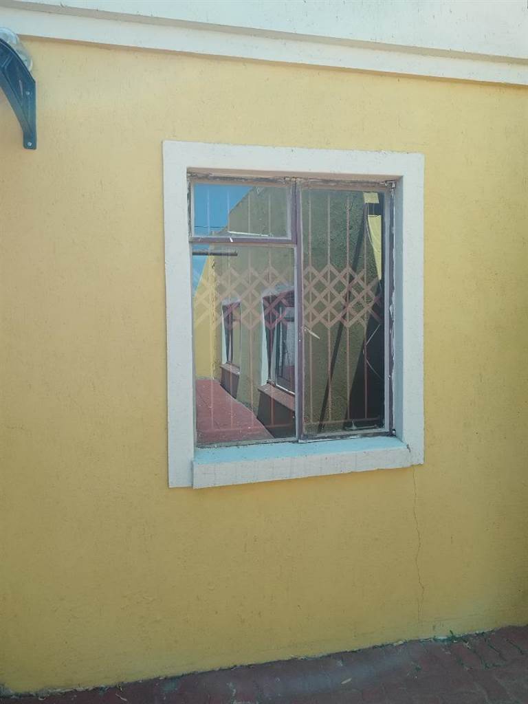 1 Bed Apartment in Mabopane photo number 13