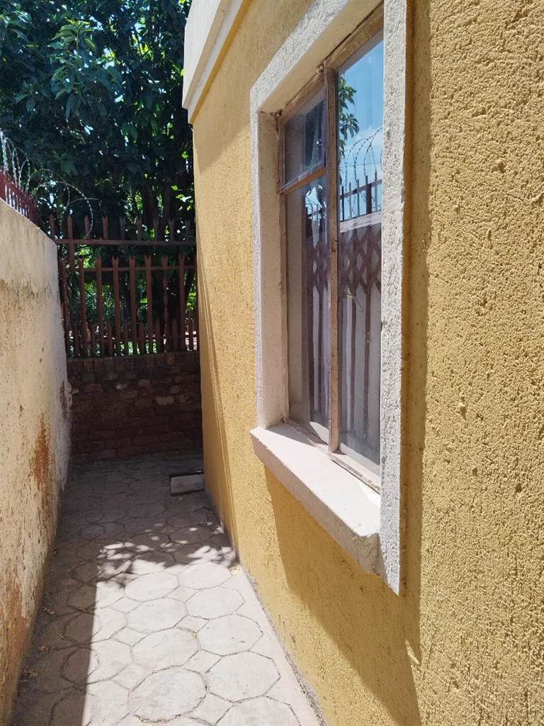 1 Bed Apartment in Mabopane photo number 15