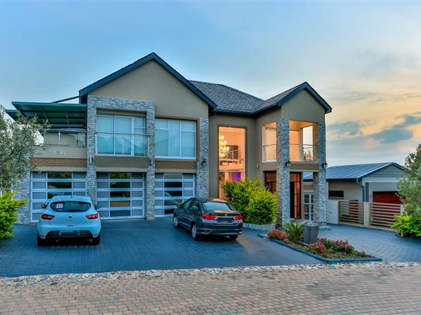 4 Bed House in Waterfall Estate