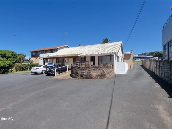 120  m² Commercial space in Shelly Beach