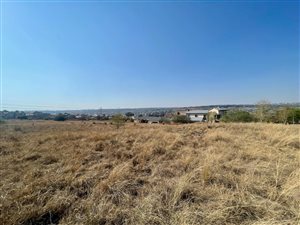 9000 m² Land available in Waterfall Equestrian Estate