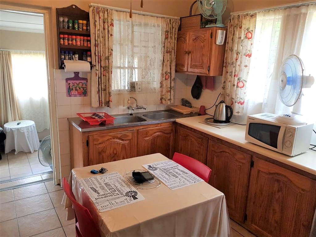 2 Bed House in Harrismith photo number 7