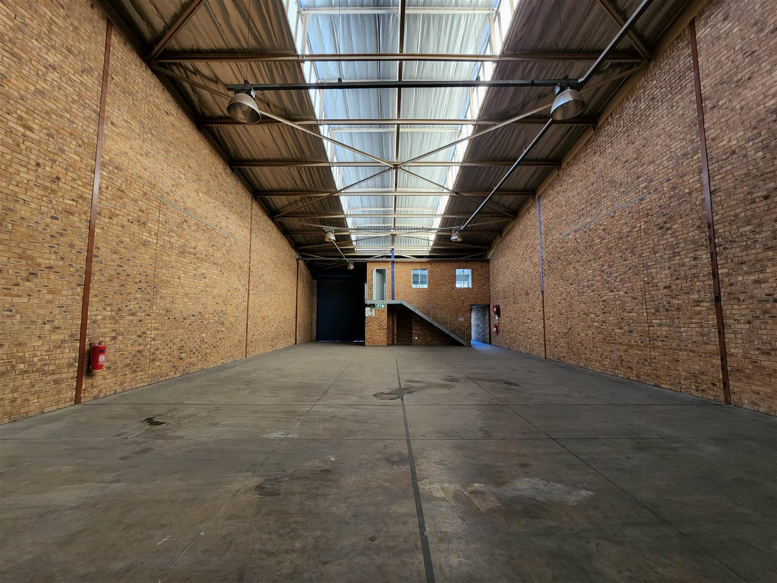 350  m² Industrial space in Meadowdale photo number 3
