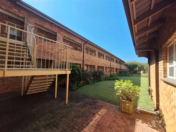 2 Bedroom Townhouse 2 Bedroom Townhouse