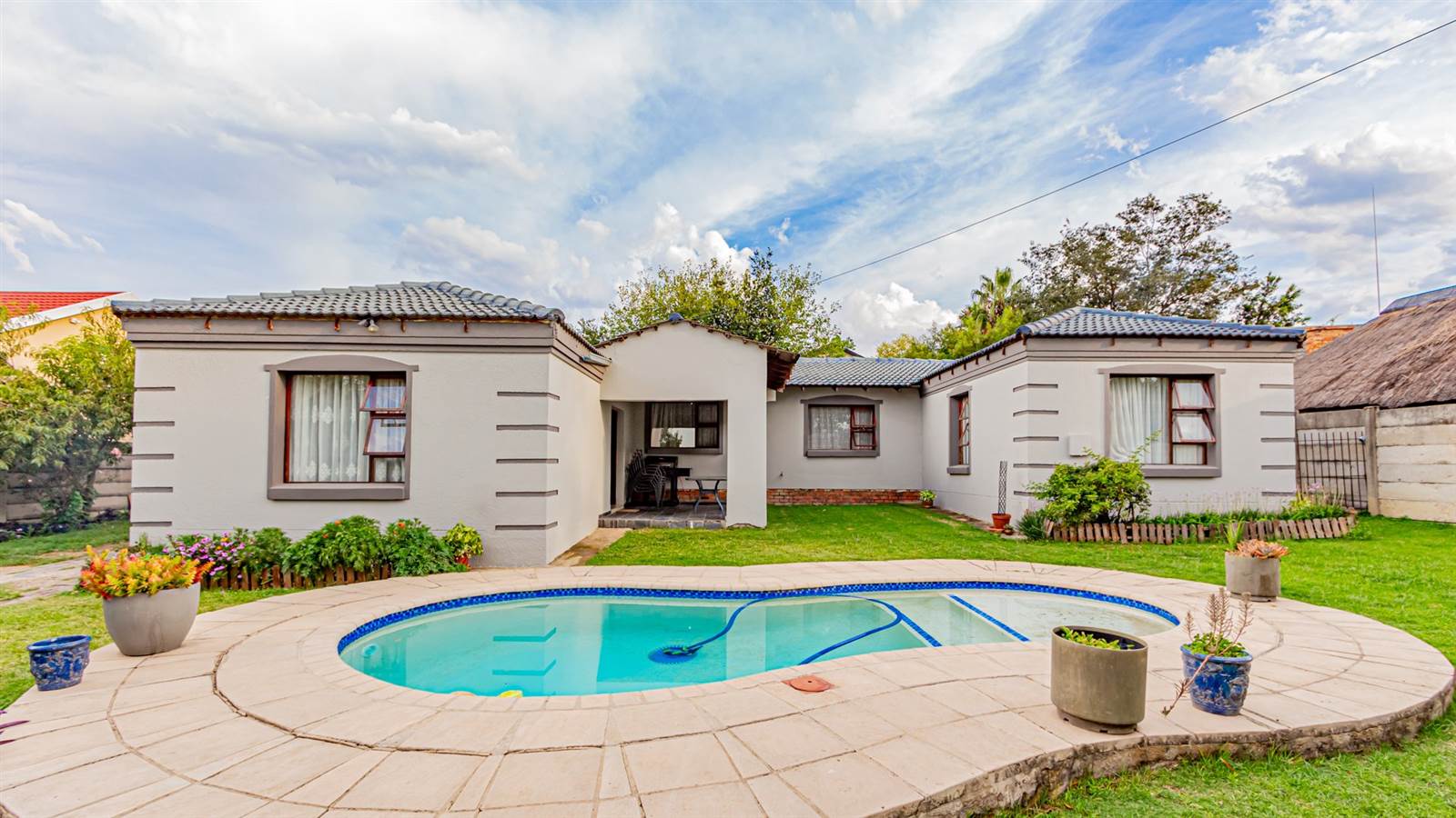 4 Bed House in Bloubosrand photo number 1