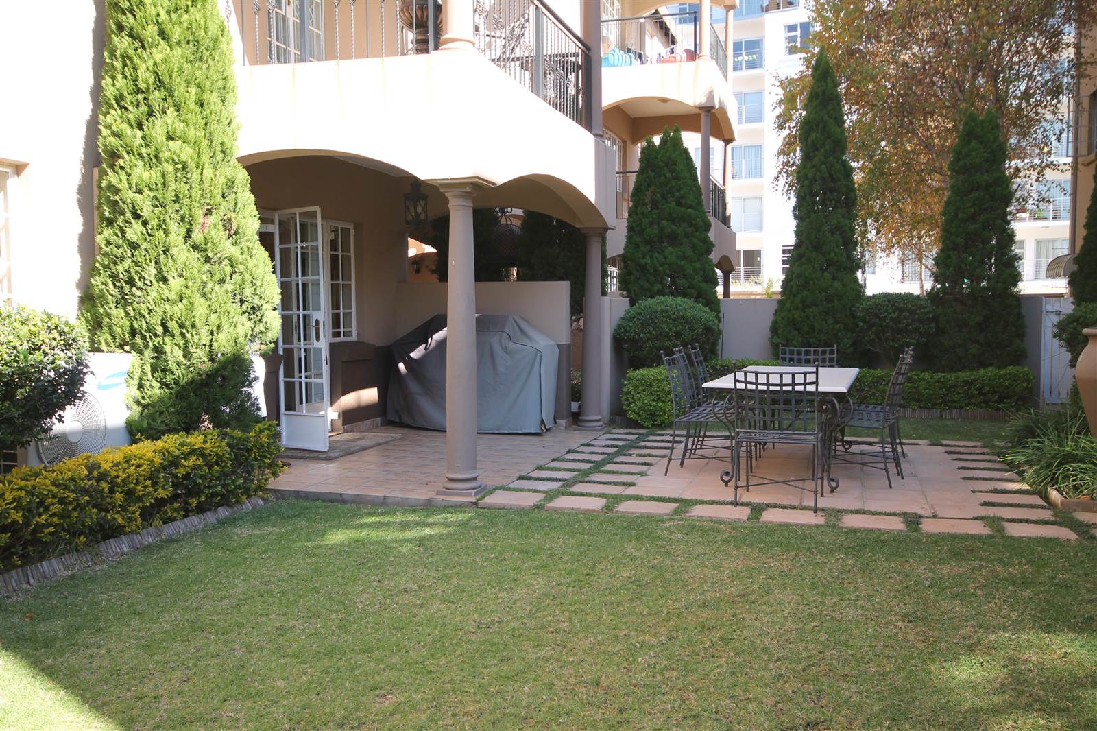 3 Bed Townhouse in Riviera photo number 3