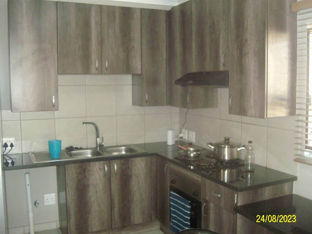 2 Bed Townhouse in Brakpan North photo number 7