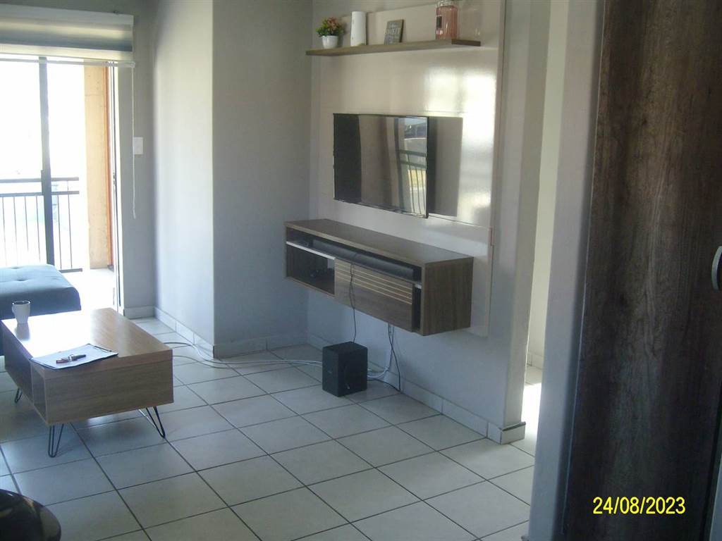 2 Bed Townhouse in Brakpan North photo number 11