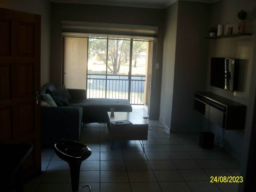 2 Bed Townhouse in Brakpan North photo number 10