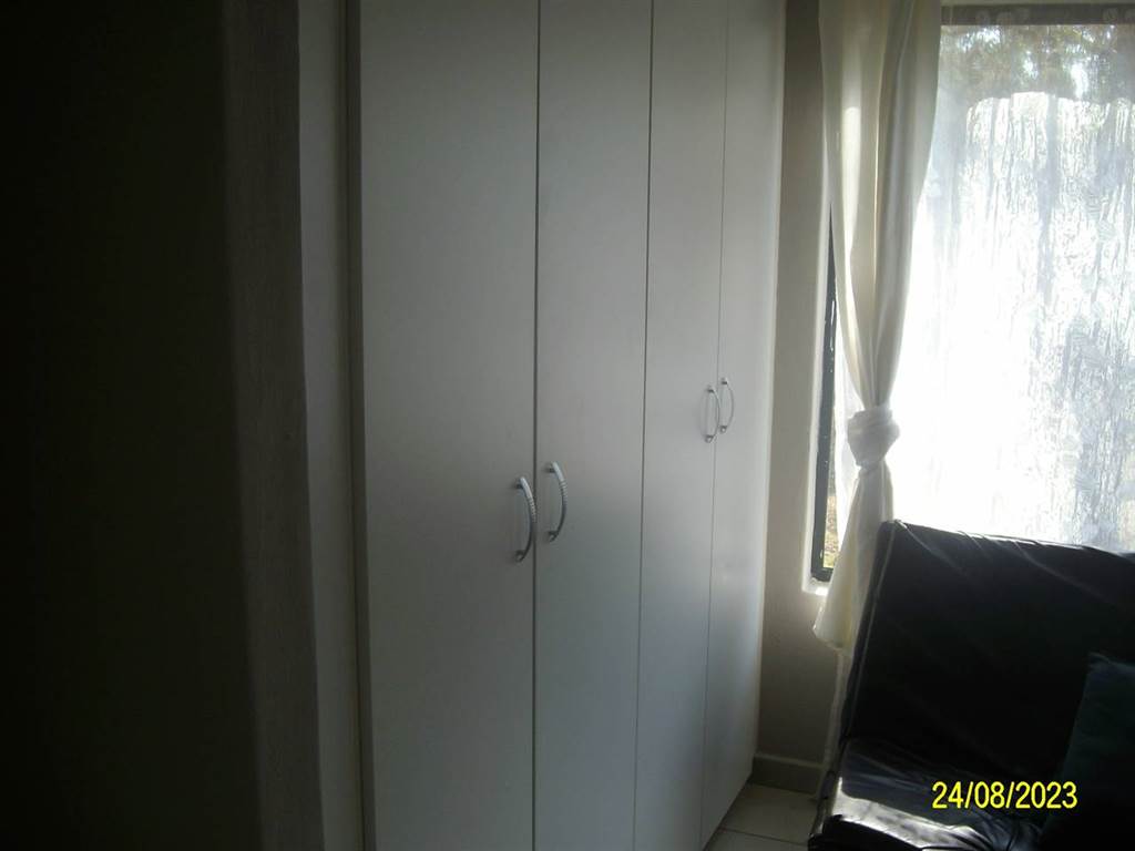 2 Bed Townhouse in Brakpan North photo number 22