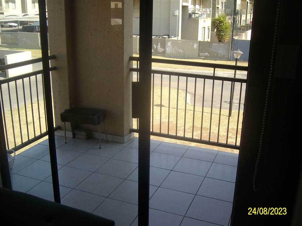2 Bed Townhouse in Brakpan North photo number 12