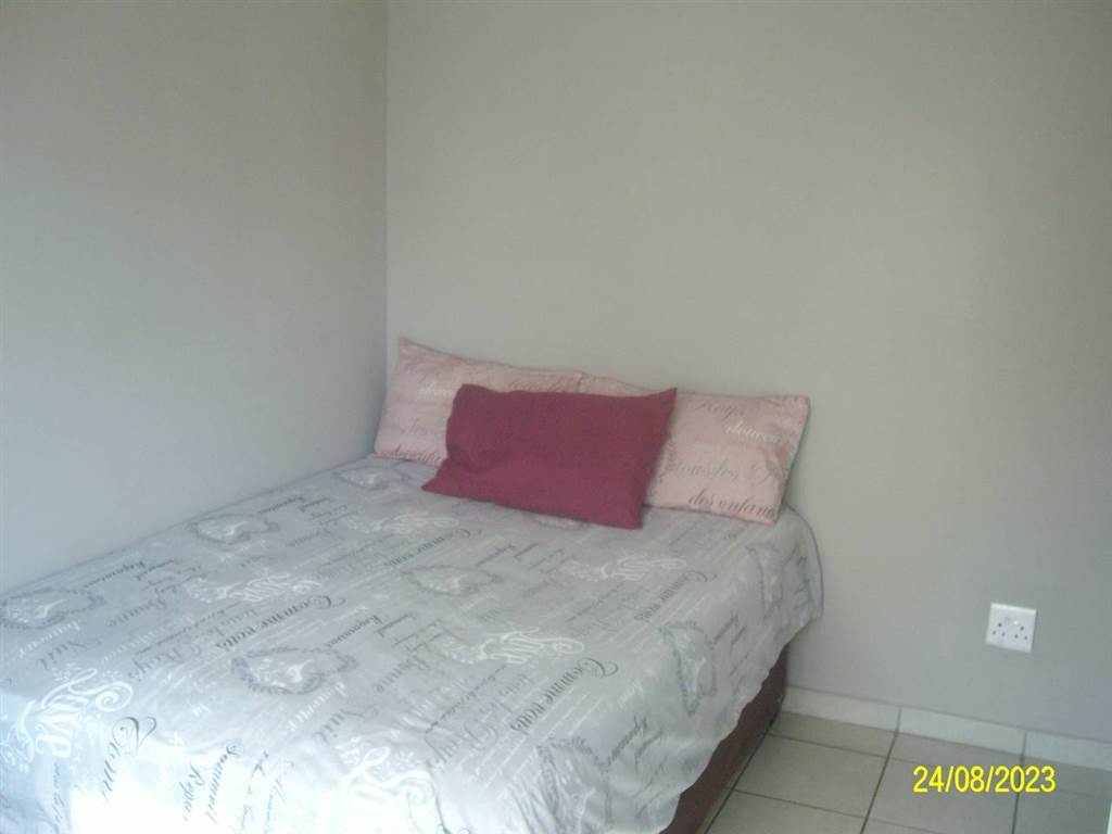 2 Bed Townhouse in Brakpan North photo number 23