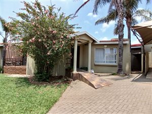 7 Bed House in Arbor Park