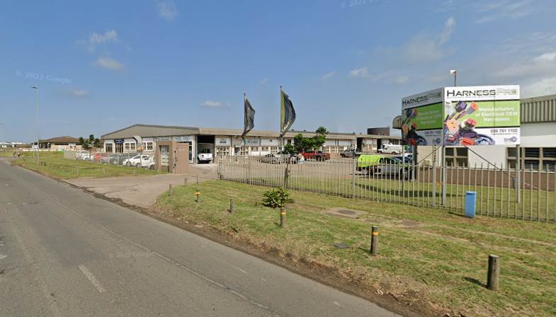 102  m² Industrial space in Alton photo number 2