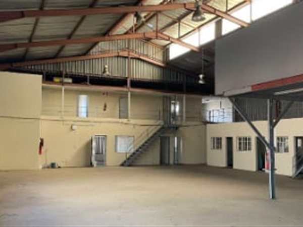 807  m² Industrial space