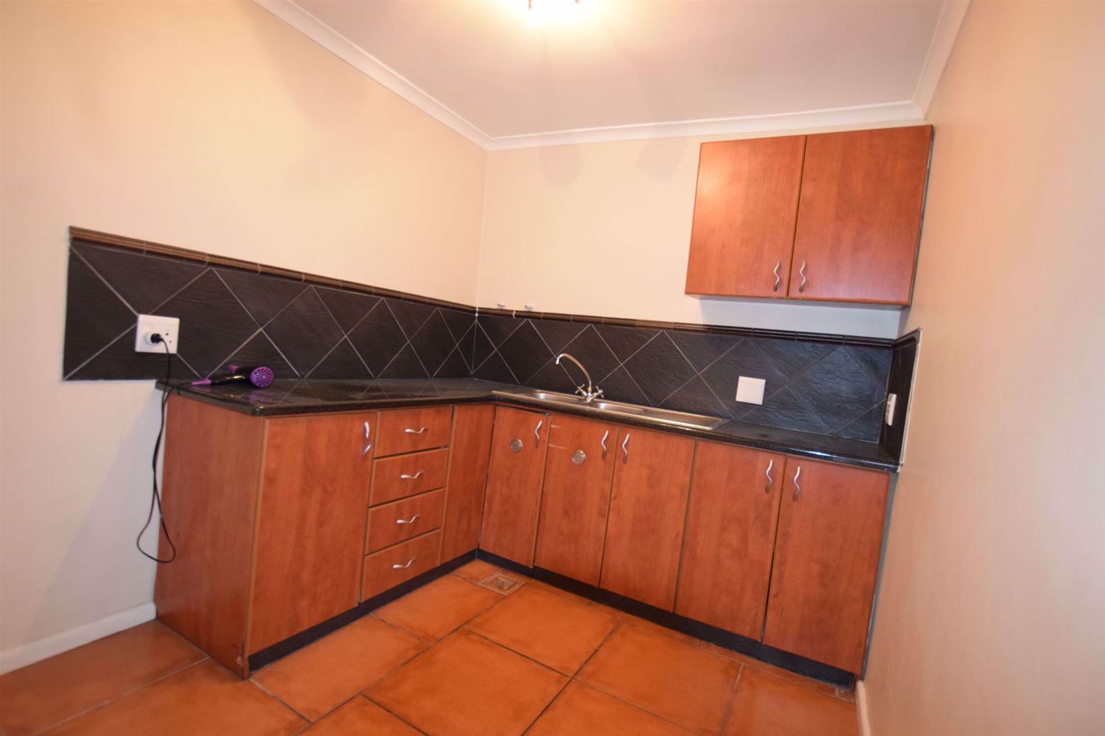 3 Bed House in Plattekloof photo number 10