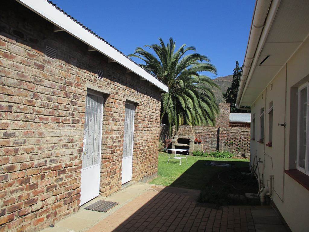 4 Bed House in Graaff Reinet photo number 23