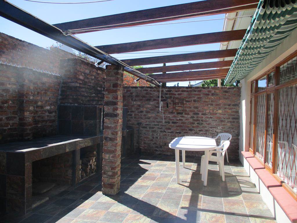 4 Bed House in Graaff Reinet photo number 29