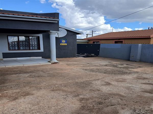 2 Bedroom House 2 Bedroom House