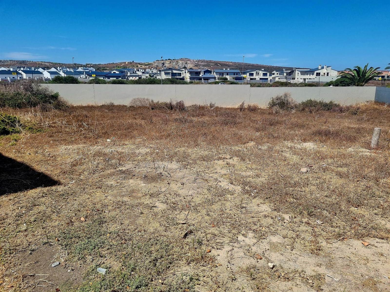 327 m² Land available in Waterfront photo number 3