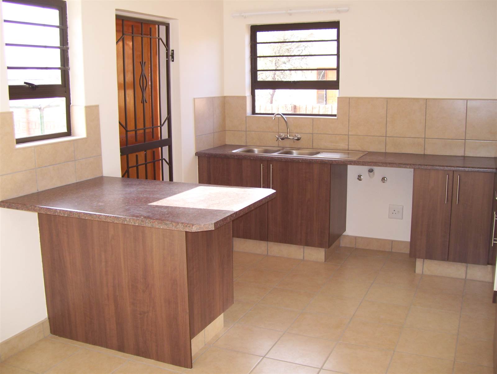 3 Bed House in Kathu photo number 4