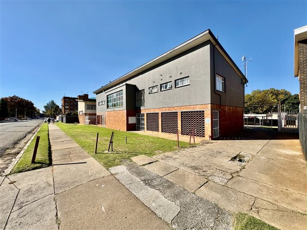 2 Bedroom Duplex 2 Bedroom Duplex