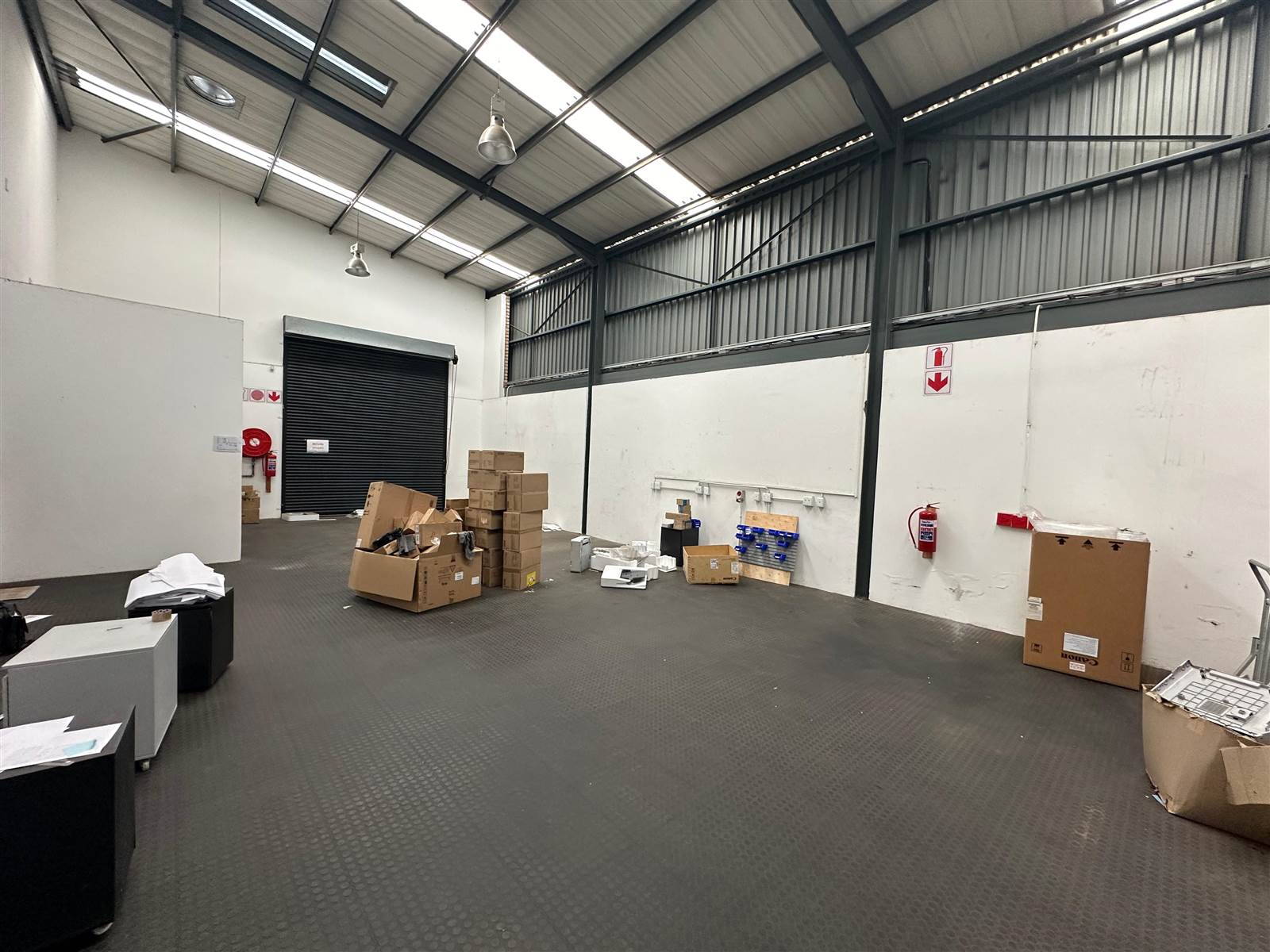 364  m² Industrial space in North Riding photo number 13