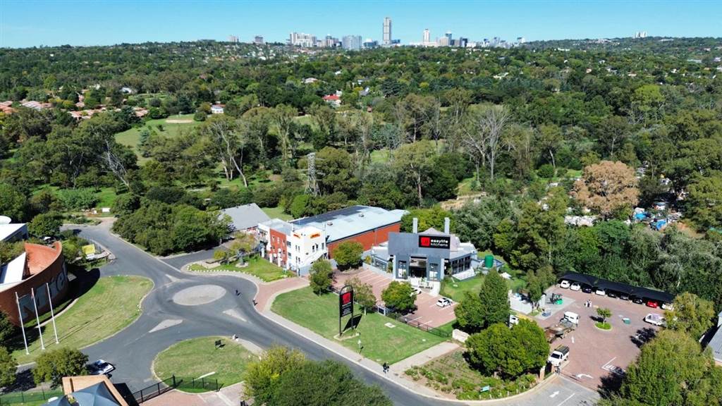 312  m² Commercial space in Bryanston photo number 2