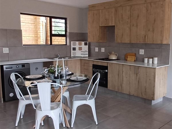 4 Bedroom Townhouse 4 Bedroom Townhouse