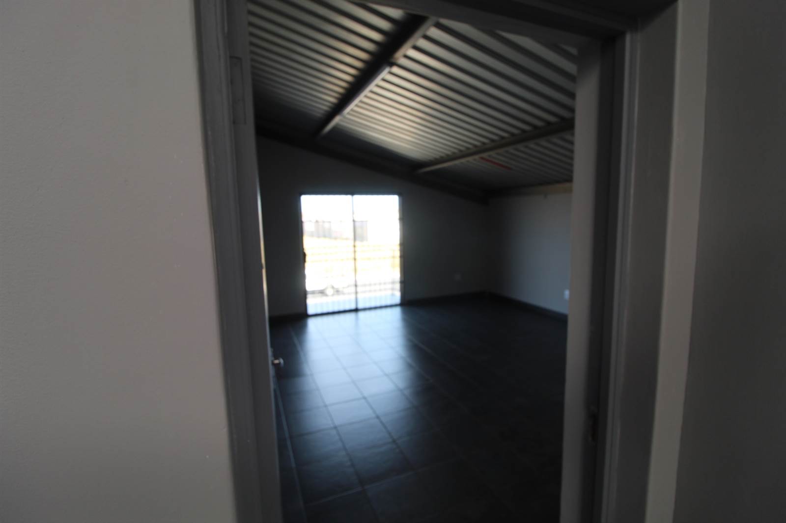 320  m² Commercial space in Vredenburg photo number 10