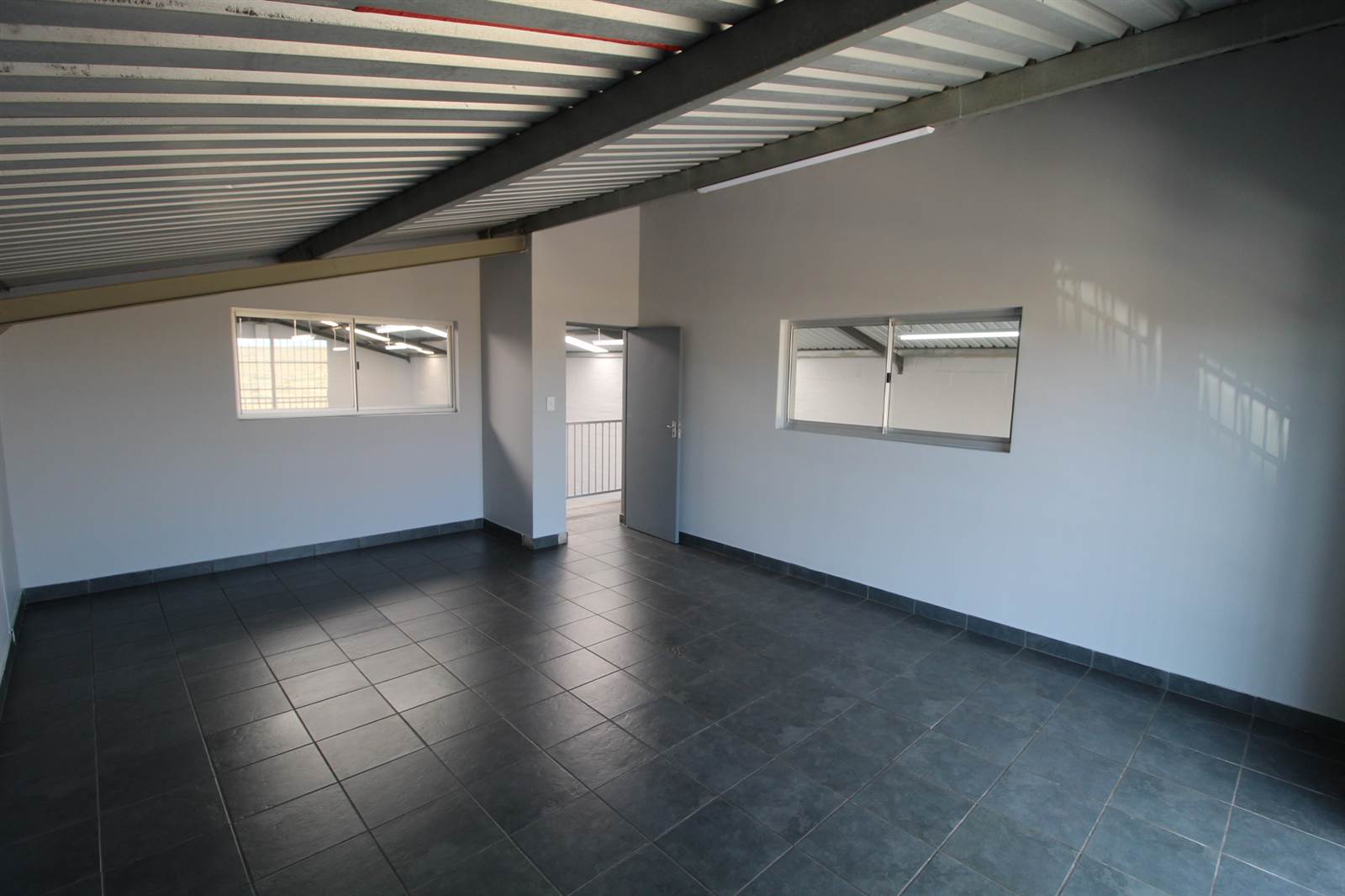 320  m² Commercial space in Vredenburg photo number 12