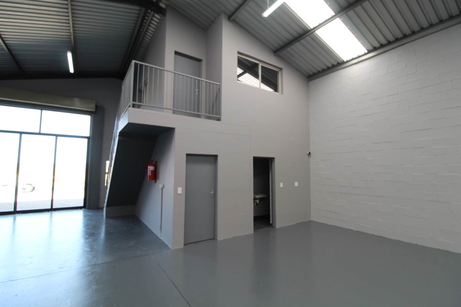 320  m² Commercial space in Vredenburg photo number 4