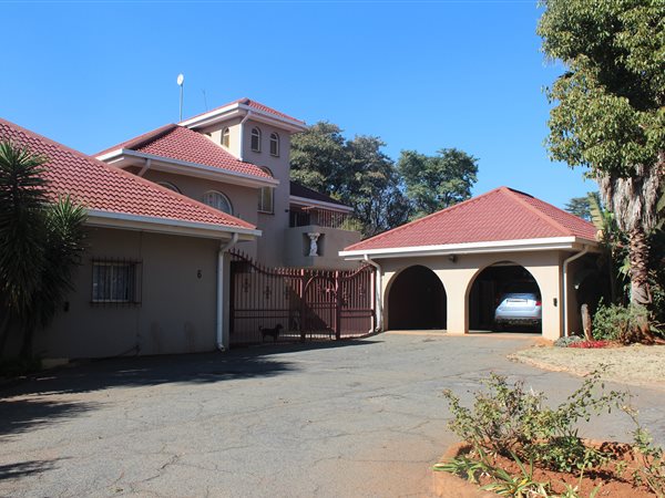 4 Bedroom House 4 Bedroom House